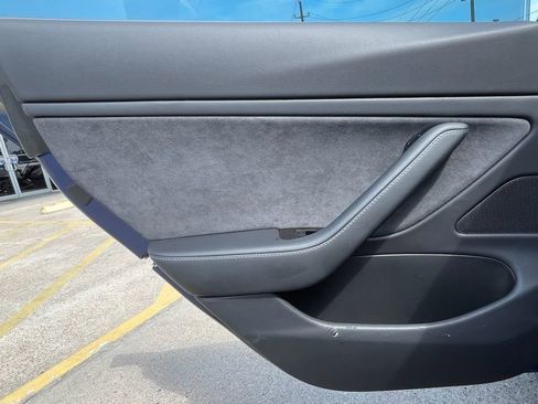 Used 2017 Tesla Model 3 Long Range image 33