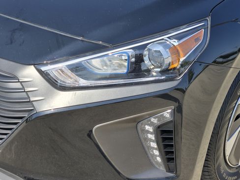 Used 2017 Hyundai Ioniq SEL FWD image 35