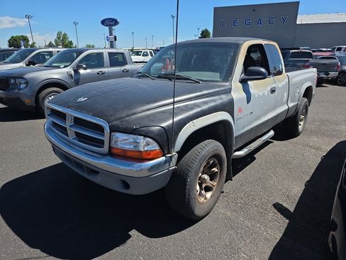 Used 1997 Dodge Dakota 4x4 Club Cab image 2