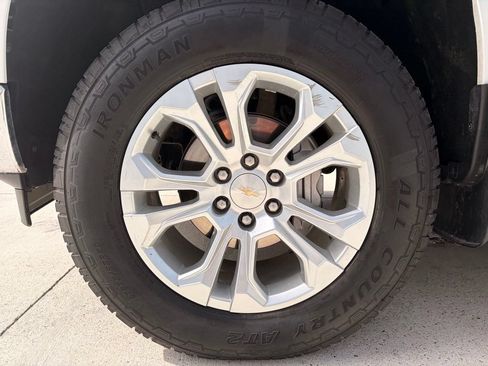 Used 2024 Chevrolet Silverado 1500 LTZ AWD/4WD image 7