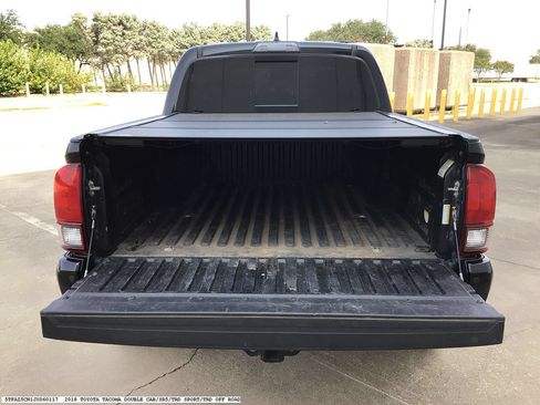 Used 2018 Toyota Tacoma TRD Sport w/ Technology Package RWD image 10