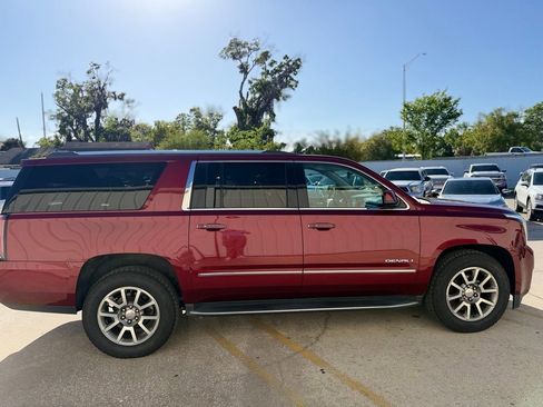 Used 2019 GMC Yukon XL Denali image 6