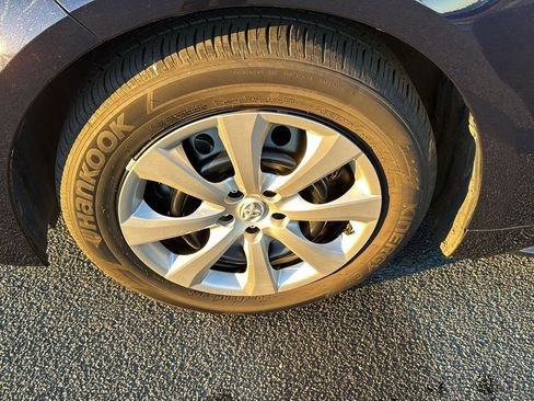 Certified 2023 Toyota Corolla LE image 29