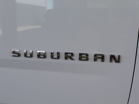 Used 2019 Chevrolet Suburban LT AWD/4WD image 64