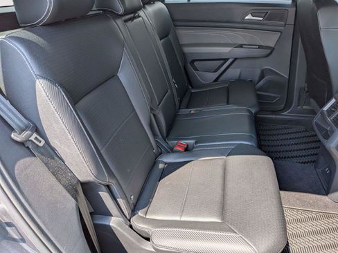 Used 2022 Volkswagen Atlas Cross Sport SE AWD/4WD image 34