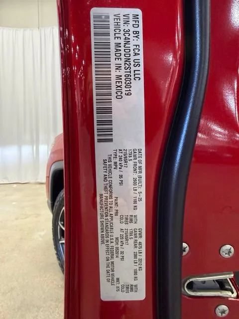 Used 2025 Jeep Compass Trailhawk w/ Trailhawk Convenience Group AWD/4WD image 27