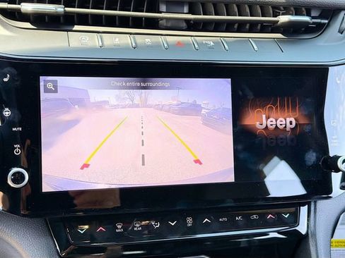 New 2026 Jeep Grand Cherokee Limited w/ Limited Altitude Package AWD/4WD image 15