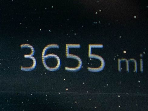 Used 2025 Audi Q5 Premium w/ Convenience Package image 14