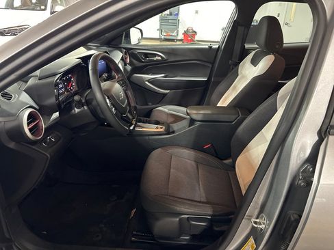 Used 2024 Chevrolet Trax RS w/ Driver Confidence Package FWD image 25