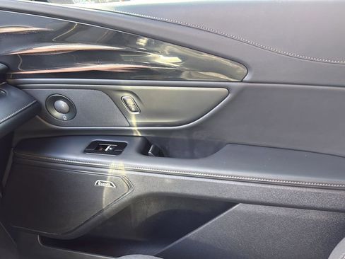 Certified 2024 Lincoln Nautilus Reserve w/ Equipment Group 202A image 24