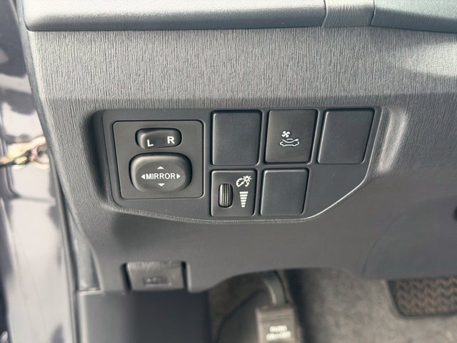 Used 2012 Toyota Prius Four w/ Deluxe Solar Roof Pkg FWD image 20