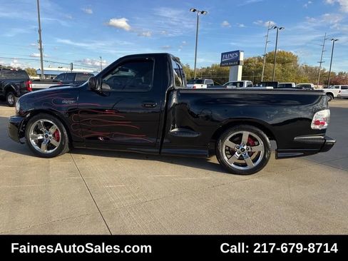 Used 2002 Ford F150 Lightning image 10