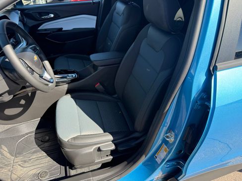 New 2026 Chevrolet Trax LT w/ LT Convenience Package FWD image 30
