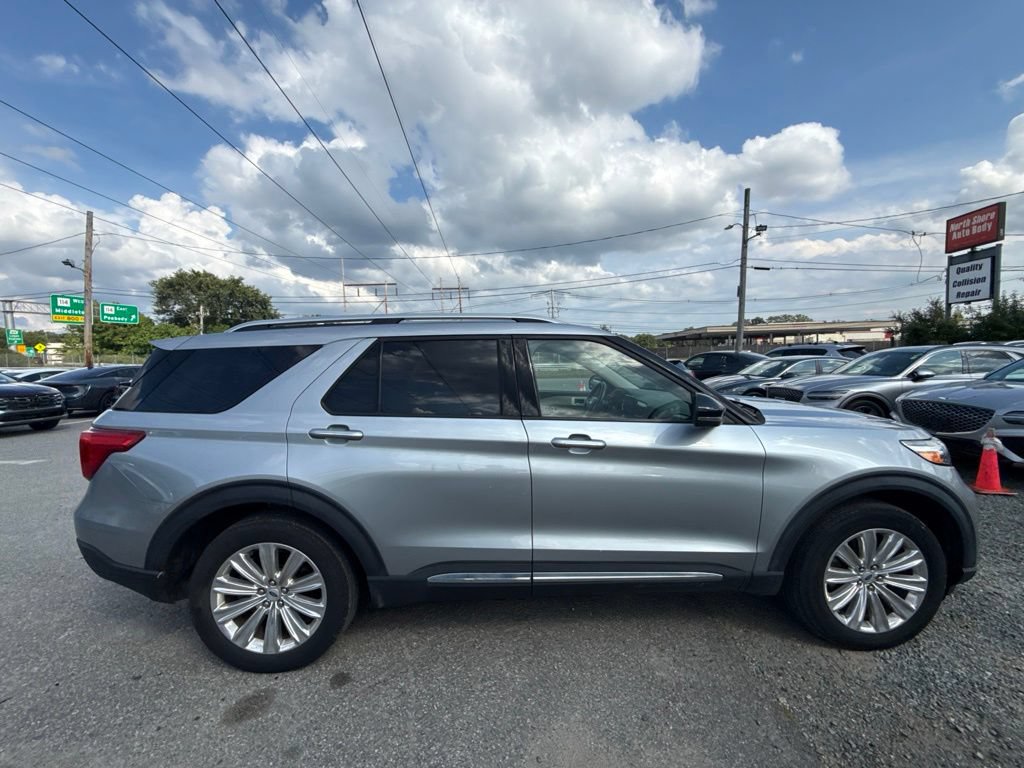 Used 2022 Ford Explorer Limited w/ Hybrid Equipment Group 310A AWD/4WD image 5