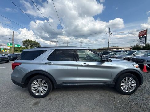 Used 2022 Ford Explorer Limited w/ Hybrid Equipment Group 310A AWD/4WD image 5