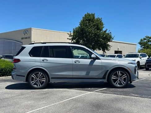New 2026 BMW X7 xDrive40i w/ M Sport Package AWD/4WD image 11