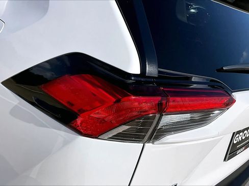Used 2025 Toyota RAV4 XLE FWD image 54