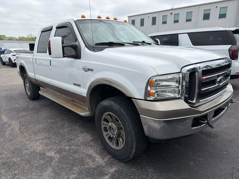 Used 2006 Ford F250 XL image 2
