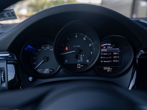 Certified 2026 Porsche Macan AWD/4WD image 10