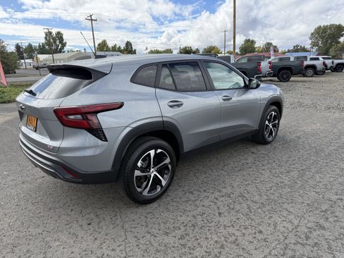New 2025 Chevrolet Trax RS w/ Driver Confidence Package image 4