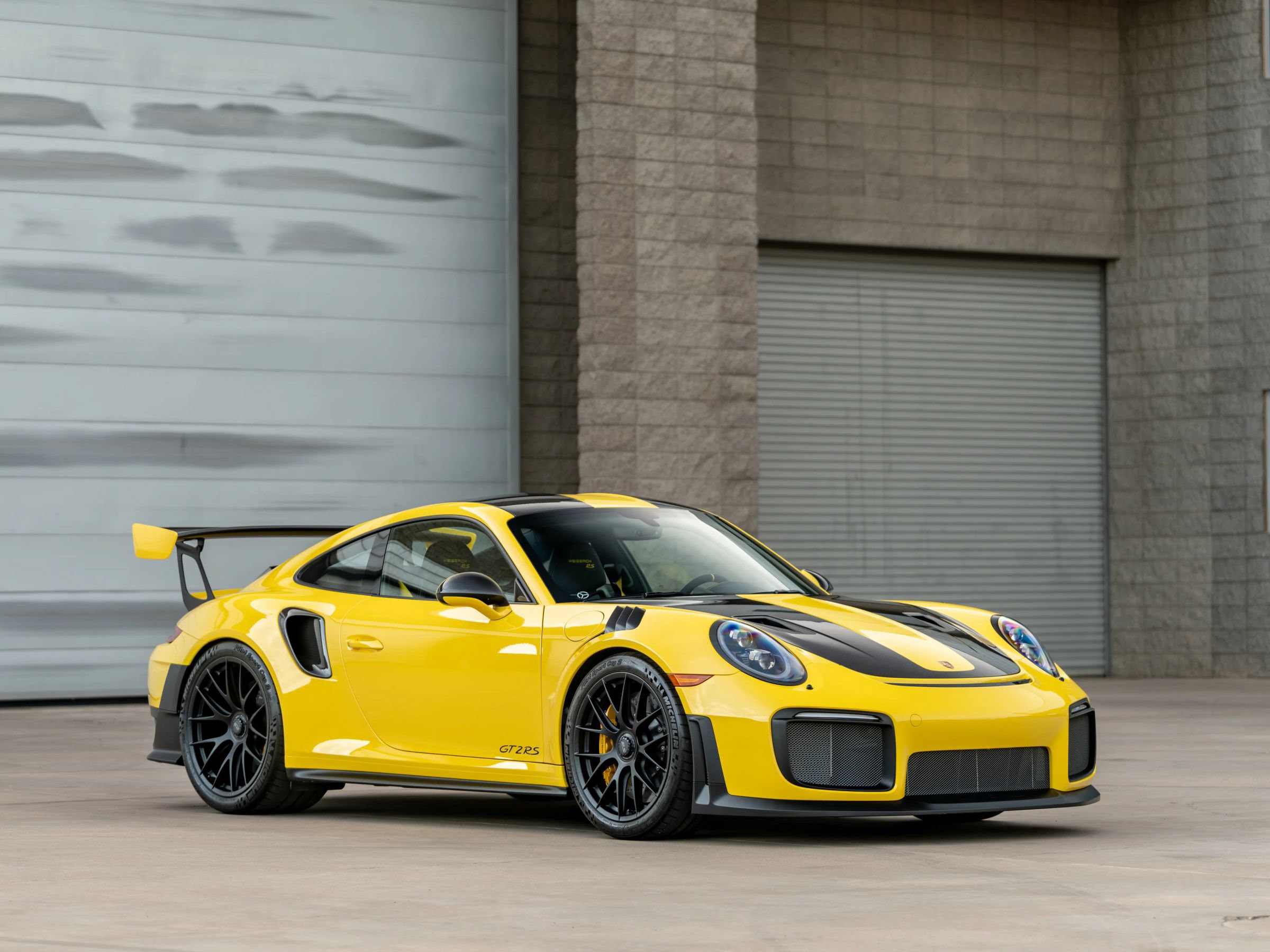 Used 2018 Porsche 911 GT2 RS RWD image 2