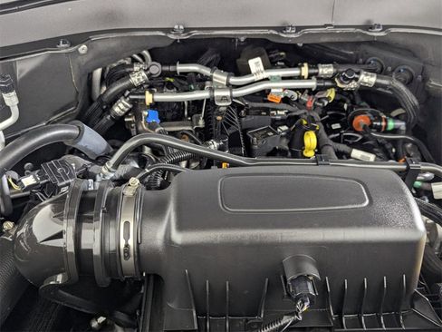 Used 2023 Ford Explorer XLT image 10