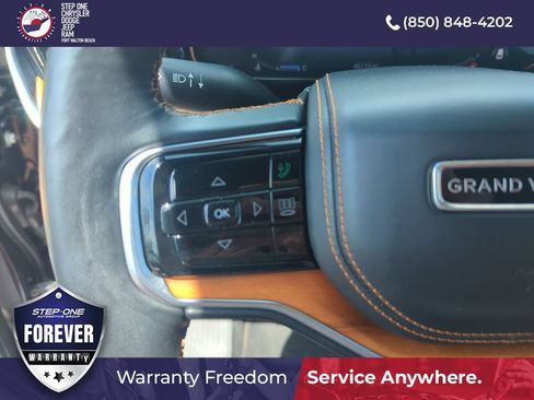 Used 2023 Jeep Grand Wagoneer Series III AWD/4WD image 21