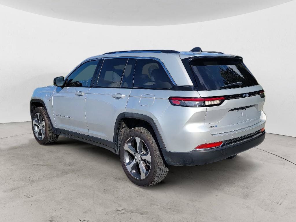 Used 2023 Jeep Grand Cherokee 4WD 4xe image 9
