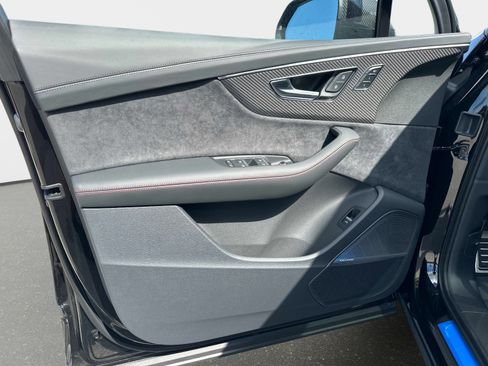 New 2026 Audi SQ7 Prestige image 17