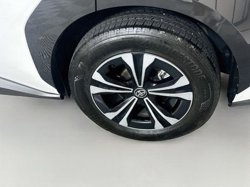 Used 2025 Toyota bZ4X FWD image 11
