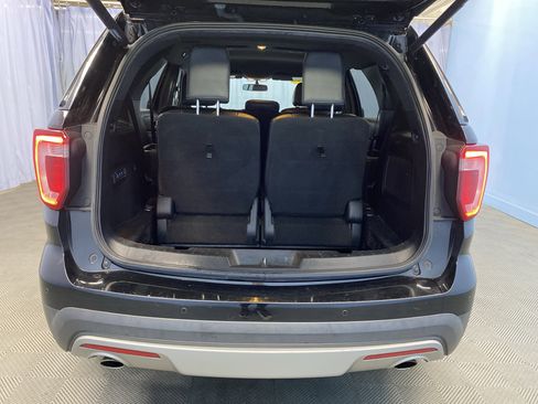 Used 2017 Ford Explorer Limited image 31