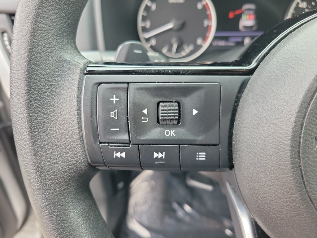 Used 2023 Nissan Rogue SV FWD image 20