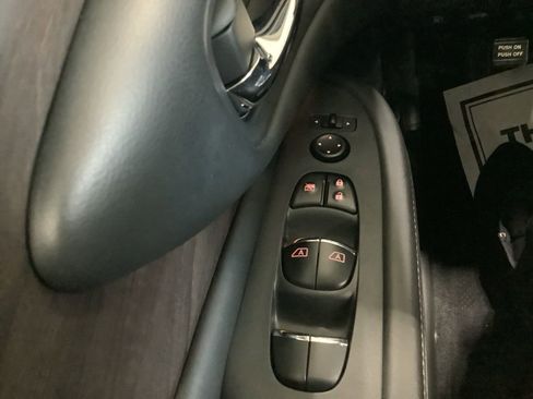 Used 2019 Nissan Murano Platinum image 16