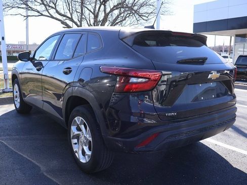 Certified 2024 Chevrolet Trax LS w/ LS Convenience Package image 4