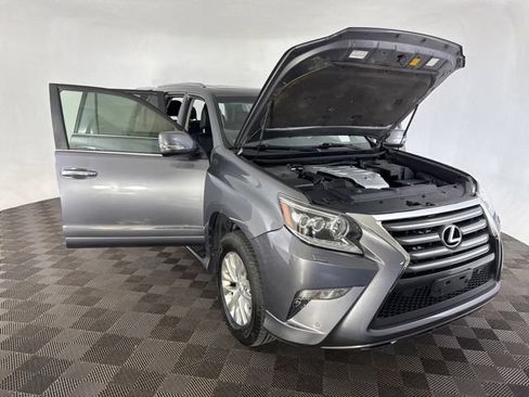 Used 2015 Lexus GX 460 w/ Premium Package AWD/4WD image 12