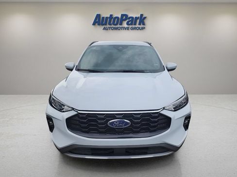 Used 2025 Ford Escape ST-Line Select AWD/4WD image 2