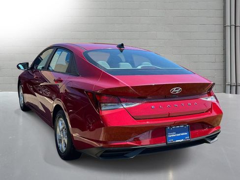 Used 2023 Hyundai Elantra SE FWD image 5