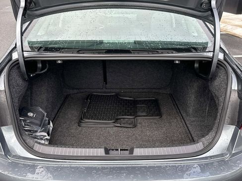 Used 2022 Volkswagen Jetta SE w/ Panoramic Sunroof Package image 11