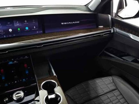 Certified 2025 Cadillac Escalade Sport Platinum w/ LPO, ONYX Package image 23