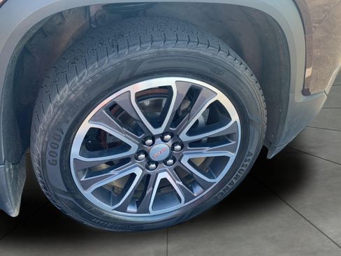 Used 2018 GMC Acadia SLT w/ LPO, Protection Package AWD/4WD image 25