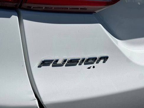 Used 2017 Ford Fusion SE w/ Fusion SE Technology Package FWD image 26