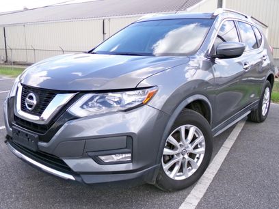 Used 2017 Nissan Rogue SV