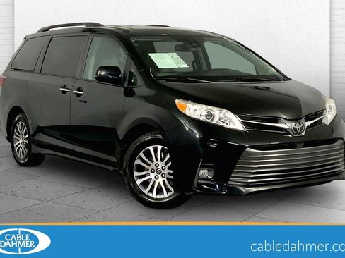 Used 2020 Toyota Sienna XLE FWD image 1