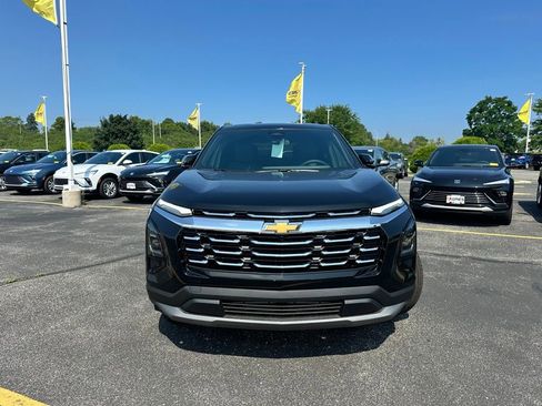 New 2026 Chevrolet Equinox LT w/ Convenience Package II image 2