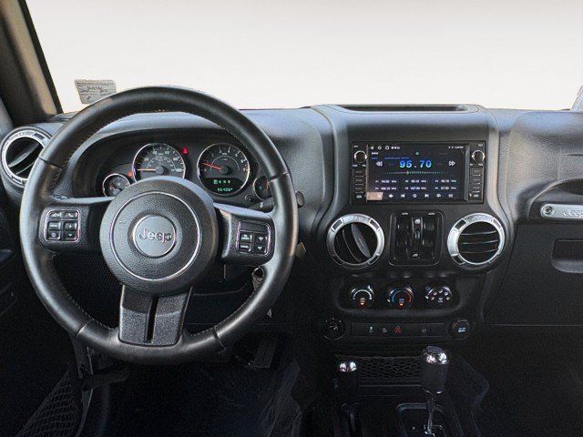 Used 2016 Jeep Wrangler Unlimited Sahara w/ Connectivity Group AWD/4WD image 2