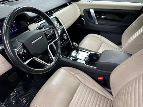 Used 2021 Land Rover Discovery Sport SE image 4