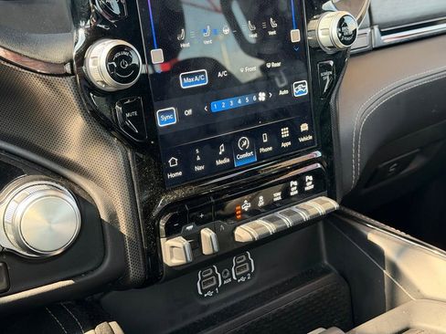 Used 2023 RAM 1500 Limited w/ Body Color Bumper Group AWD/4WD image 22