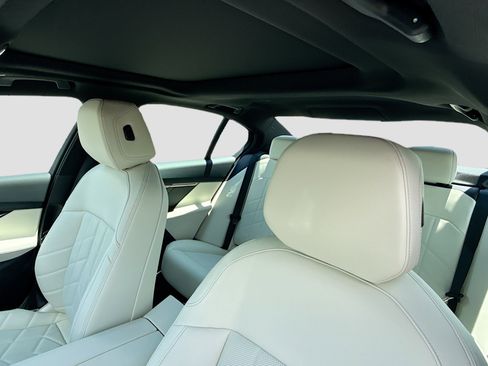 New 2027 BMW 530i w/ Premium Package RWD image 27