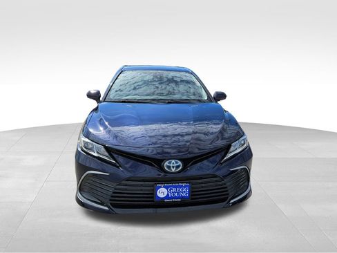 Used 2021 Toyota Camry LE FWD image 3