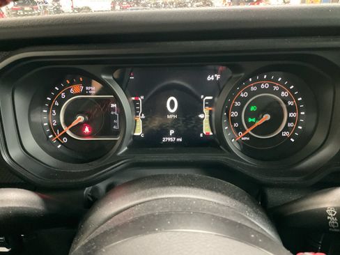 Used 2024 Jeep Wrangler Rubicon AWD/4WD image 16